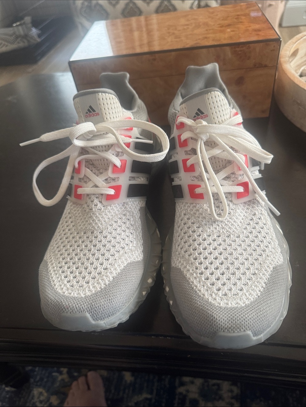 adidas men’s grey & red Lightweight Knit Sneakers